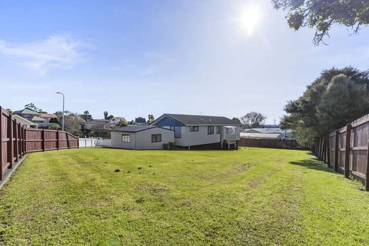 4 Mataura Place Clover Park_13