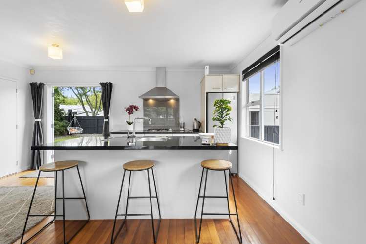 11 Durham Crescent Palmerston North Central_7