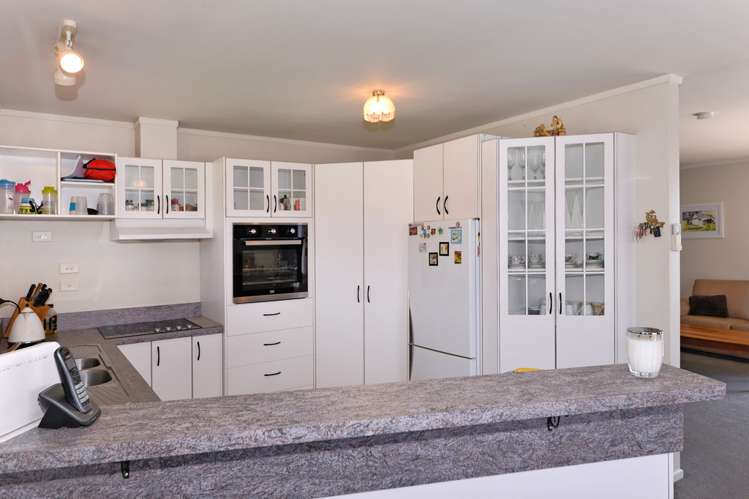 11 Maple Crescent Richmond_11