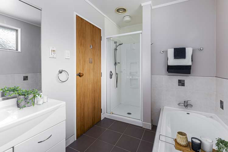 28 Whanake Street Titahi Bay_12