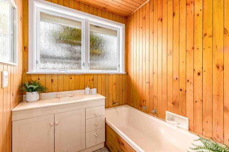 58 California Drive Totara Park_13