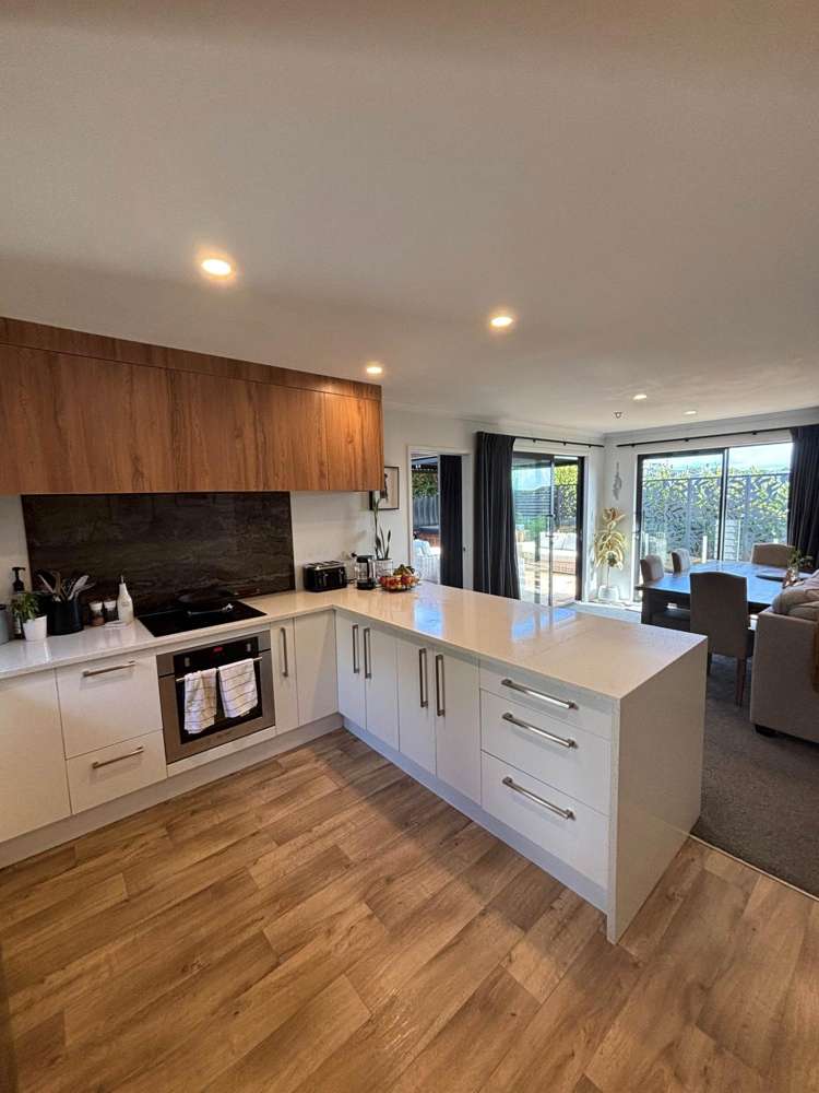 Tawhana Crescent Red Beach_1