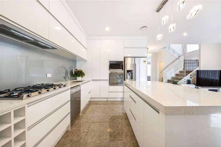 5 Carrickdawson Drive Flat Bush_12