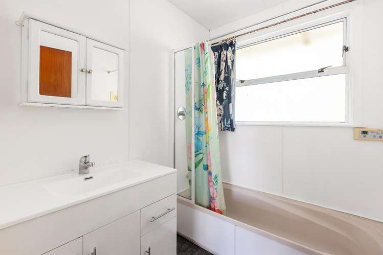 96 Beazley Avenue Paparangi_5