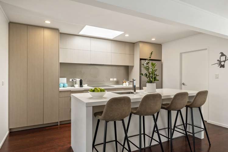 473 Beach Road Murrays Bay_11