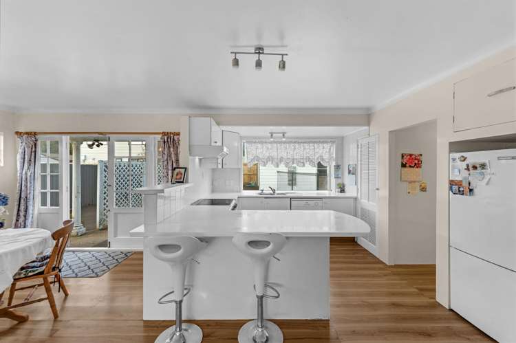 42 Manse Road Pahurehure_6