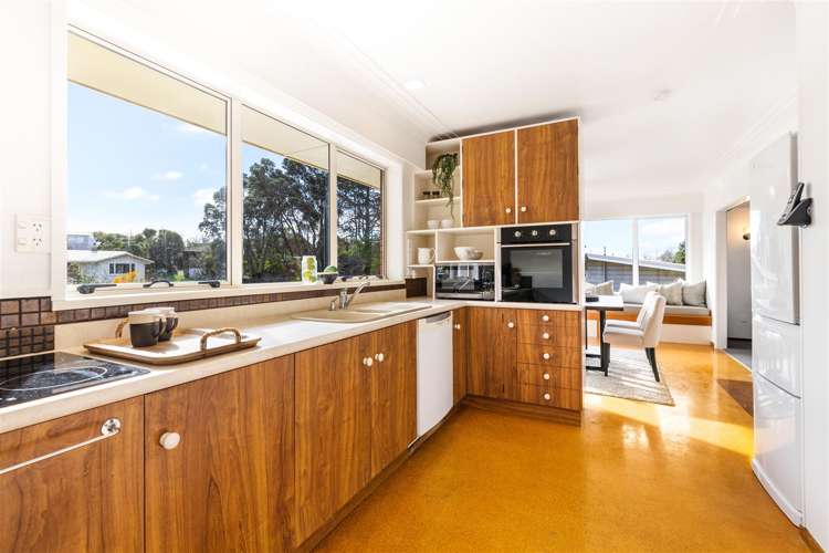 113 Tiroroa Avenue Te Atatu South_11