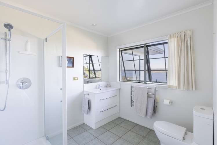 65 Mapara Road Acacia Bay_18