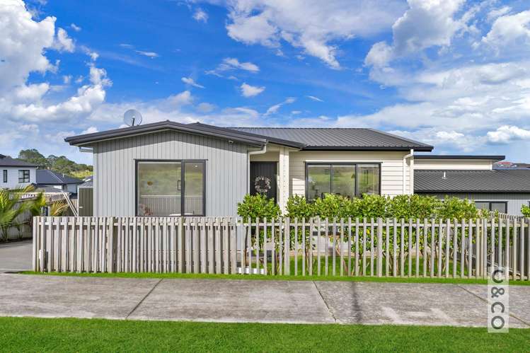 5 Byron Drury Way Riverhead_26