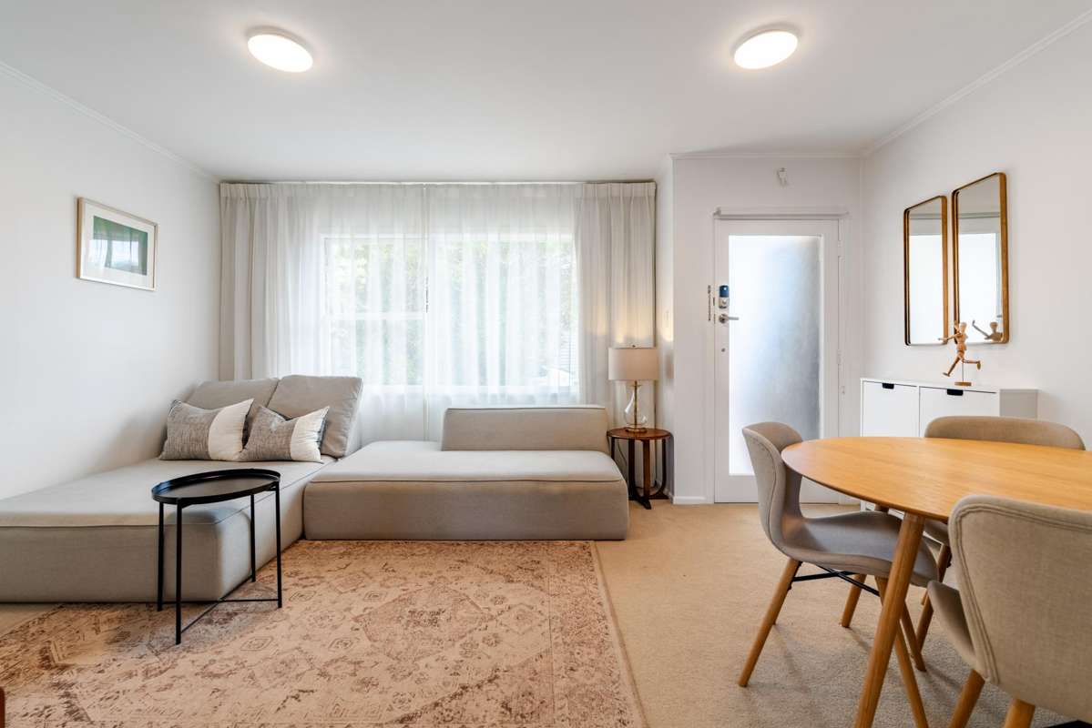 2/102 Victoria Street_2