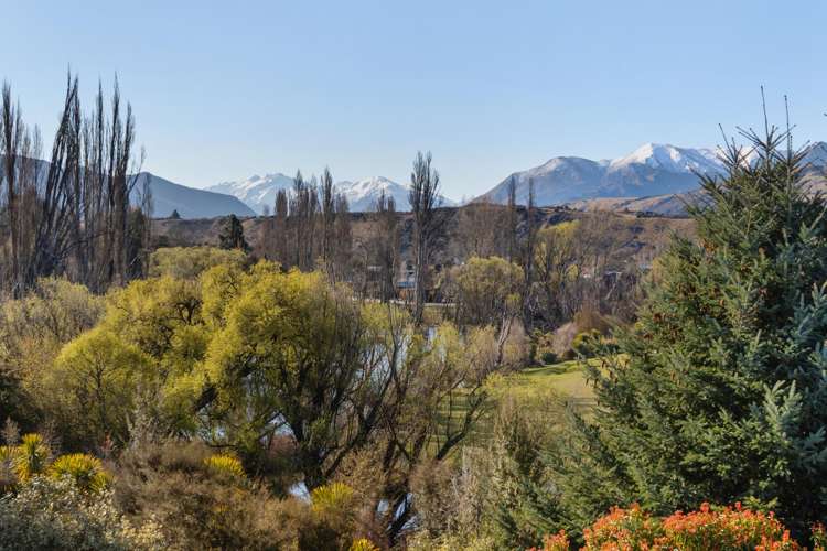 16 Lagoon Avenue Albert Town_9