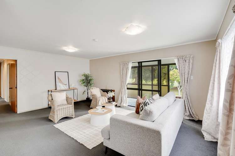 76A Kahikatea Drive Melville_13