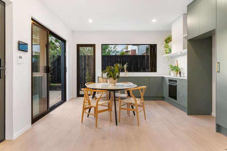 35 Lynden Avenue_5
