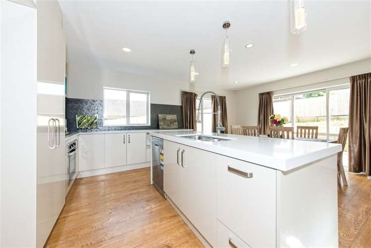 72a West Coast Road Glen Eden_7