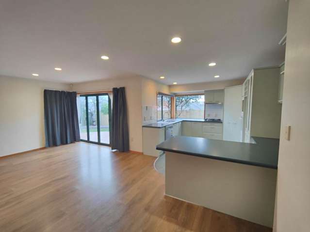 8 Auden Close 2369_4