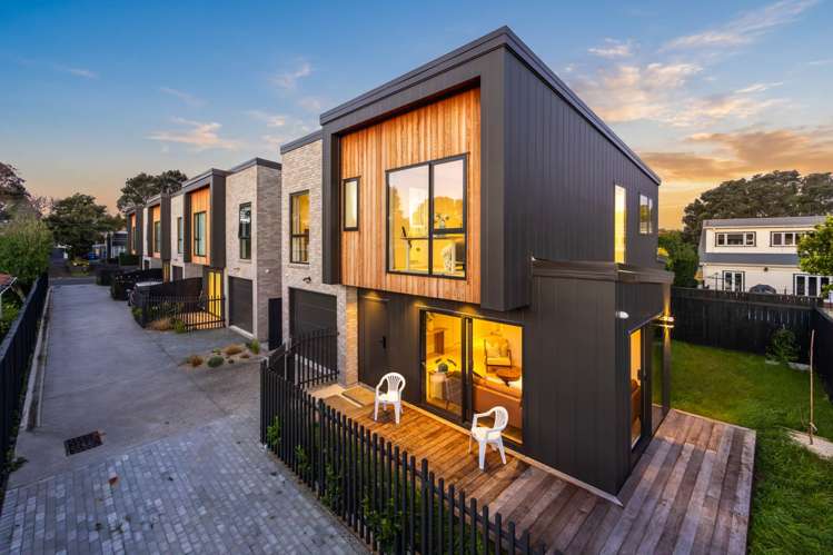 2F Hollywood Avenue_1