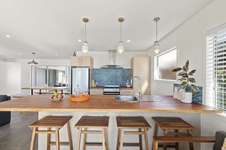 1880 East Coast Road Whakatiwai_3