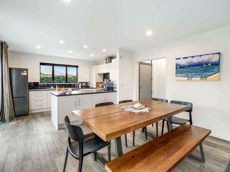 9 Te Waikare Street_4