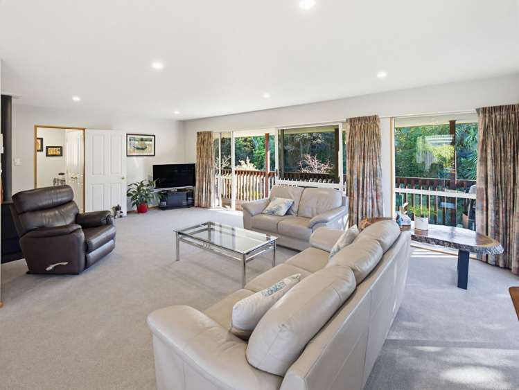 96A Warren Crescent_2