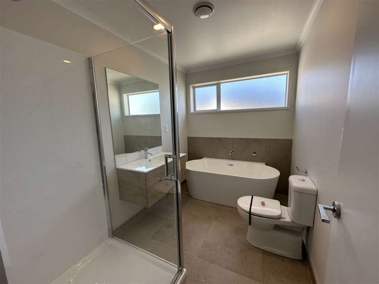 58 Archibald Road Kelston_9