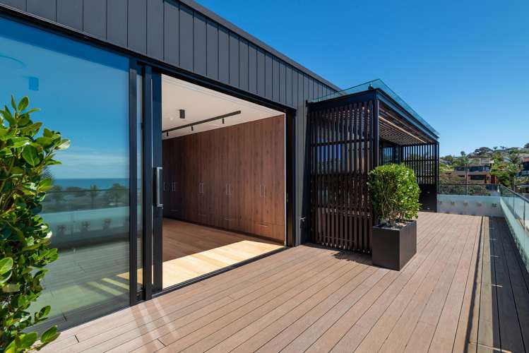 17/423-427 Beach Road_4