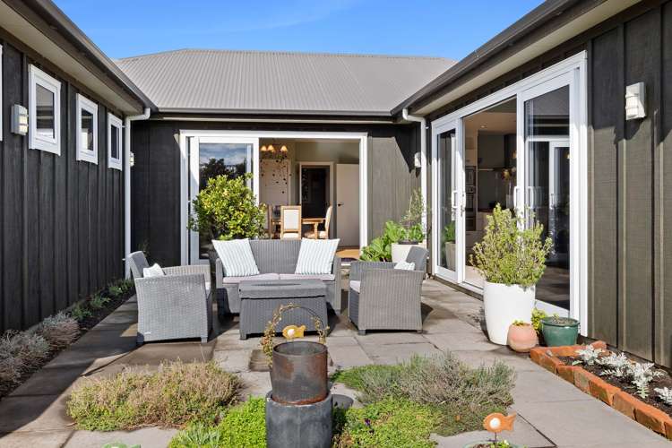 7 Gleneagles Way Waiwhakaiho_16
