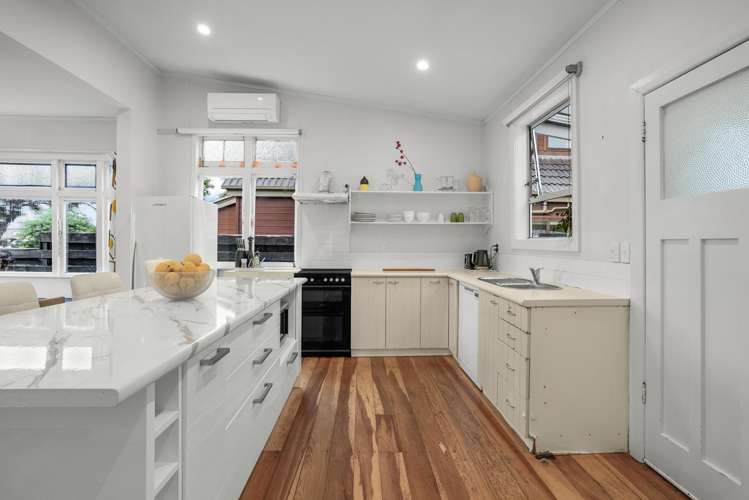 21 Tuatoru Street Eastbourne_10