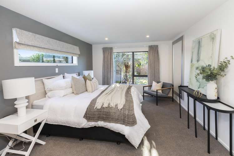 54 Regency Crescent Redwood_18