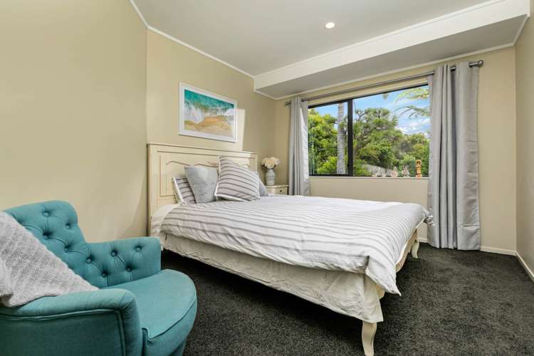 8 Almond Grove Greenhithe_13