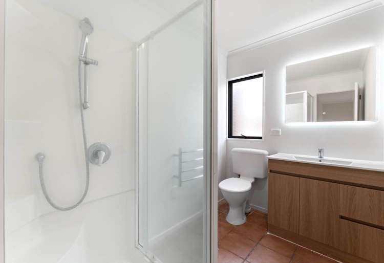 3/3 Ambrico Place New Lynn_6