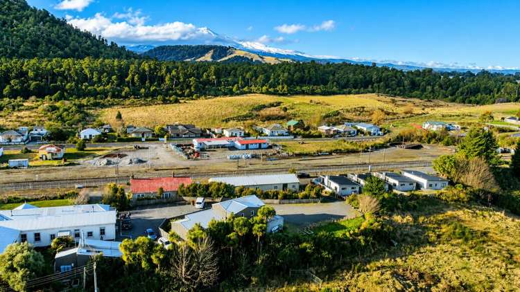 62A Thames Street Ohakune_38