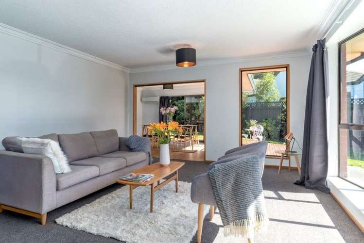 12 Esher Place Saint Martins_7