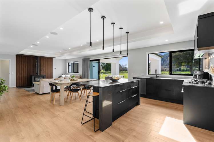 51 Pigeon Valley Road Wakefield_11