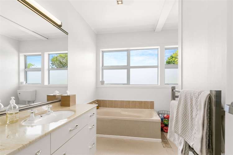 4 Kororo Street Northcote_11