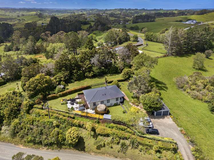 11 Burne Road Waitoki_2