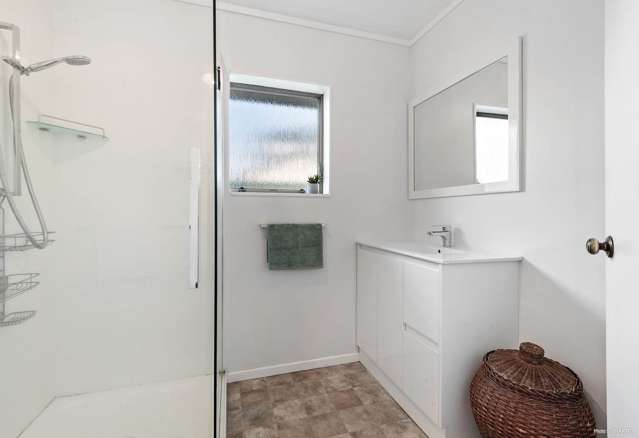 2/27A Scott Road Papakura_4