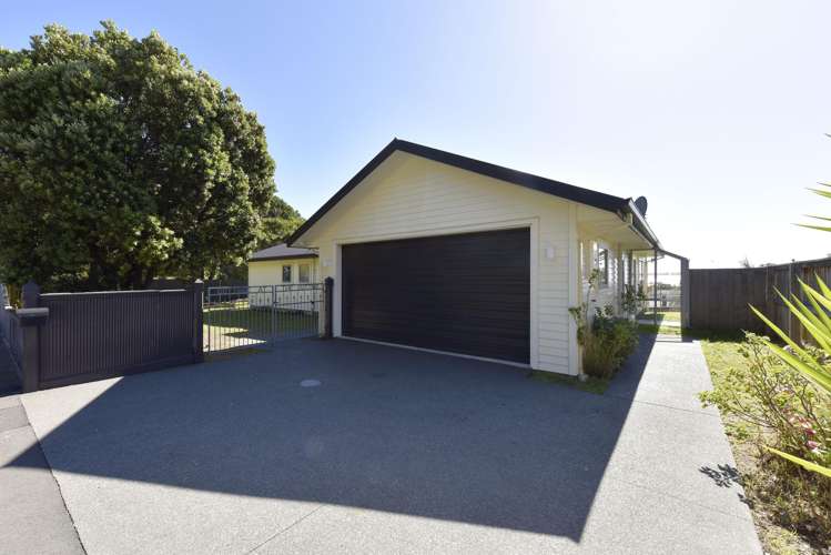 5 Main Road Redcliffs_19