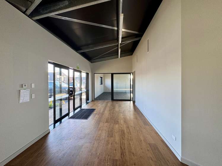 24 Smart Road Waiwhakaiho_9