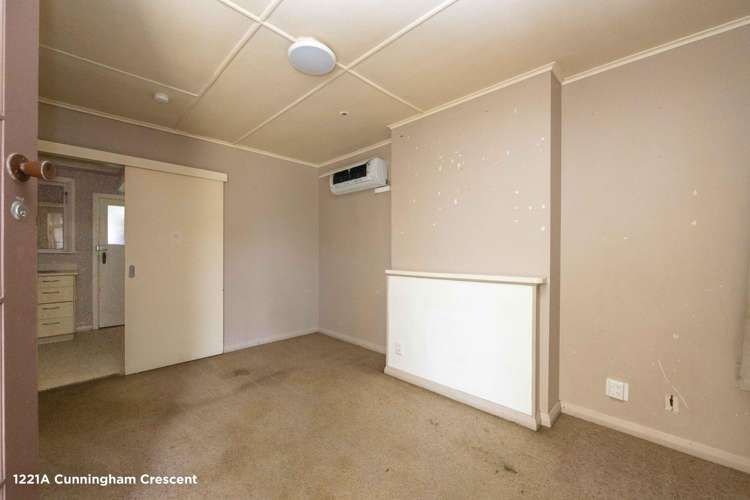 1213–1225 Cunningham Crescent Mayfair_43