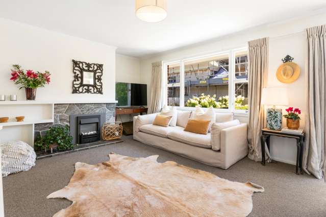 Leafy, Light-Filled Haven in Premium St Albans