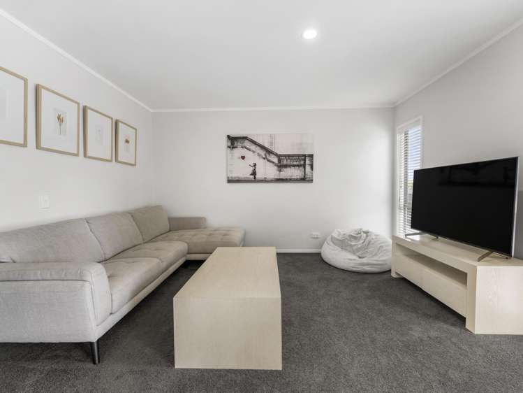 60 Intrepid Crescent Beachlands_11