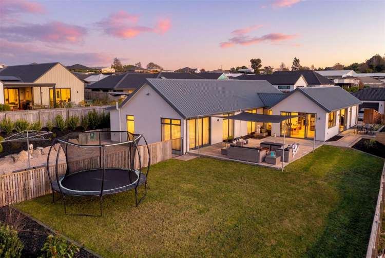 54 Les Wakefield Road_1