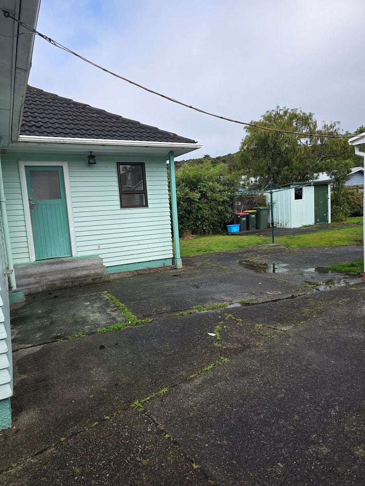 27 Wainuiomata Road Wainuiomata_14