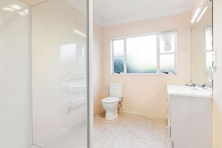 8 Belleaire Court West Harbour_13