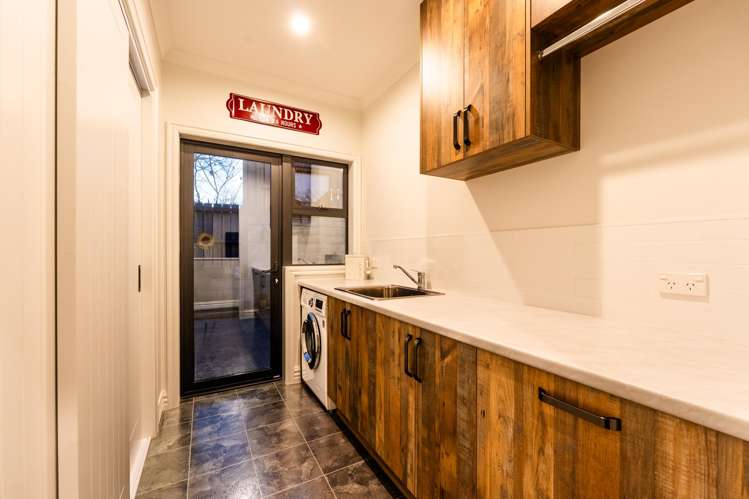15a Kitchener Square Highfield_15