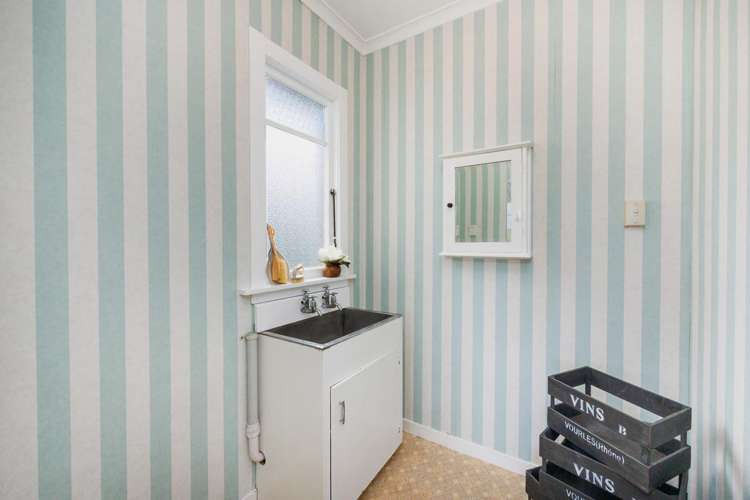112 James Road Halcombe_17