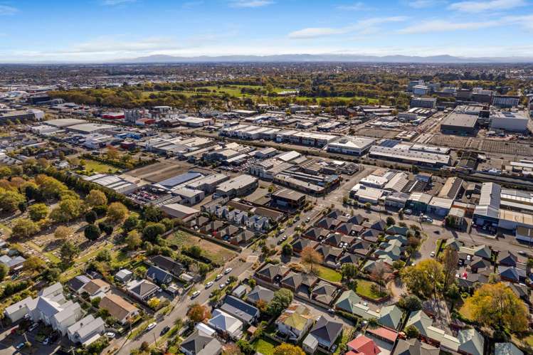 2/20 Braddon Street Addington_18