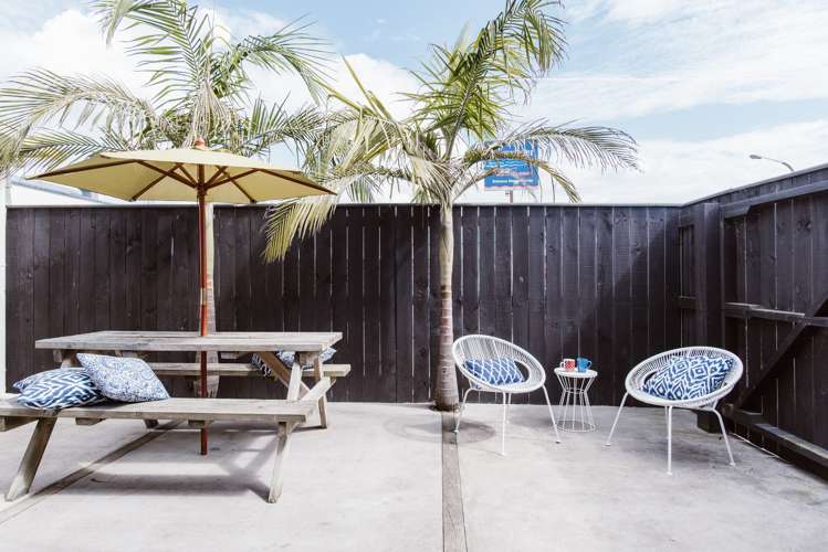 351 Marine Parade Napier South_19