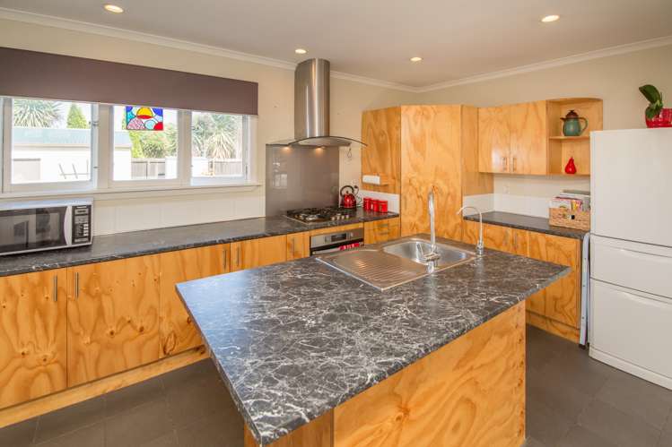 2/299 Hills Road Mairehau_5