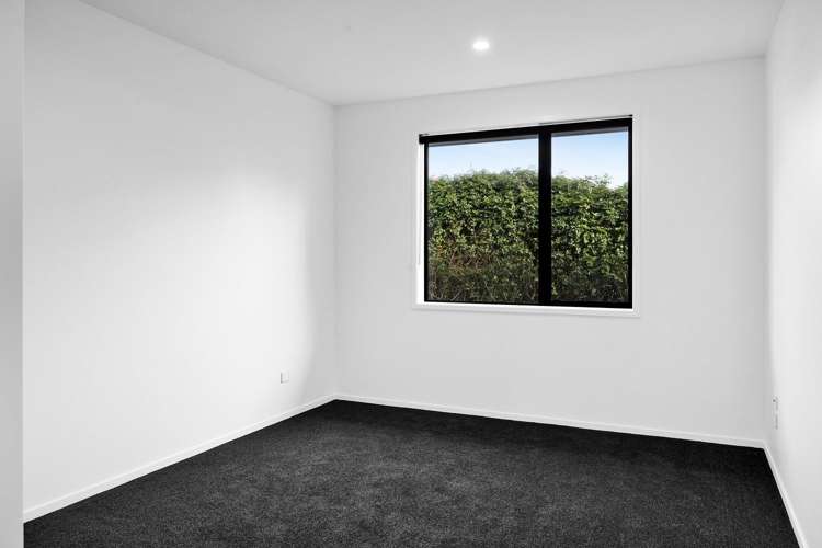 120 Seaview Road Westown_16